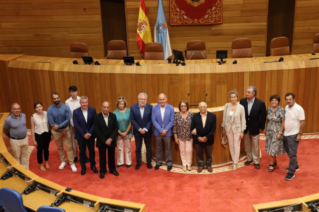 Unha delegación do Centro Galego de Lisboa visita o Parlamento de Galicia
